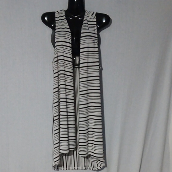 Cato Open Sleeveless Cardigan Sweater Vest Black And White Stripe - Picture 1 of 10